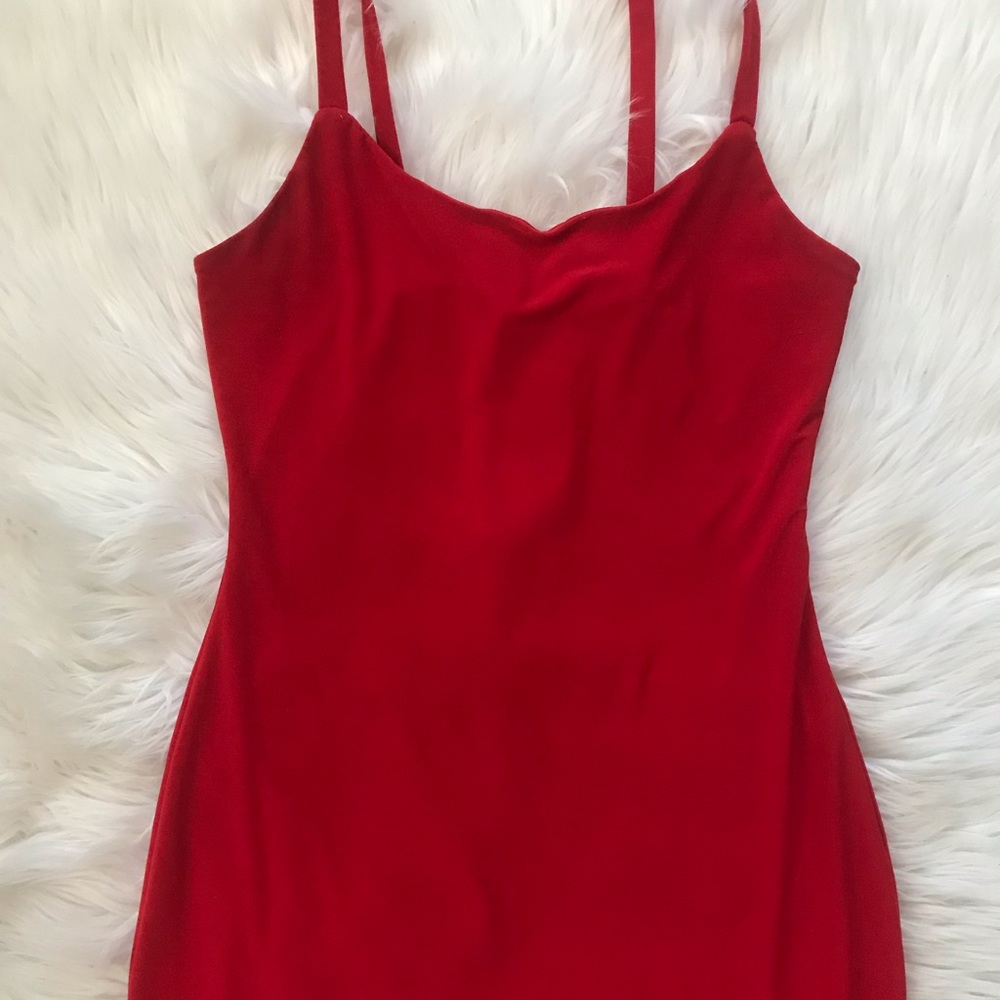 Red Dress 🍒 - Picture 4 of 4